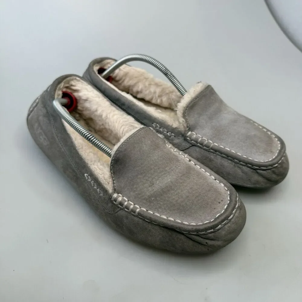 UGG Women's Ansley Slippers Light Gray Size 9 Suede Moccasin Loungewear EUC
